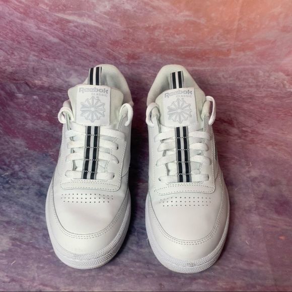 Reebok Classic Y301 Womens Shoe Size 85 